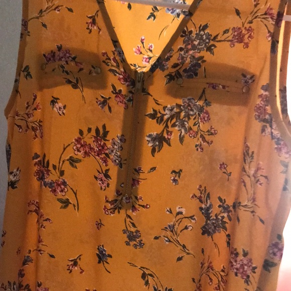 Shirt - Picture 3 of 4